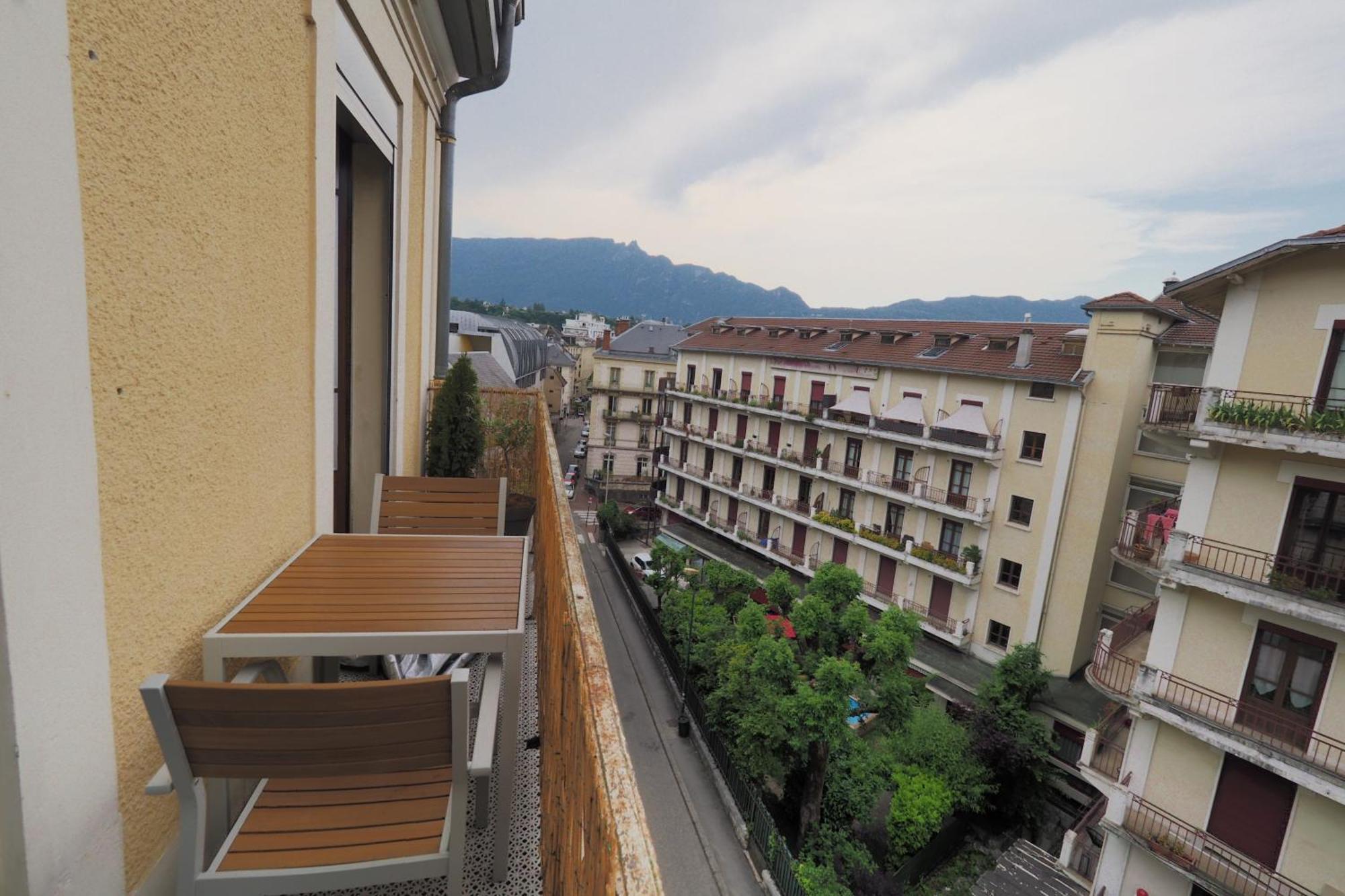 Studio Refait A Neuf En Hypercentre Avec Balcon Aix-les-Bains Exterior photo
